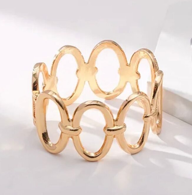 Bracelet b